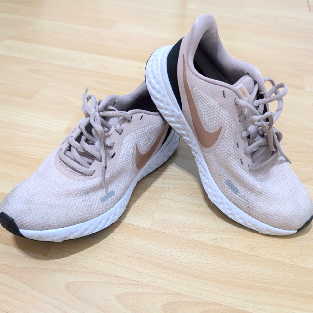 Nike Revolution Running Shoes